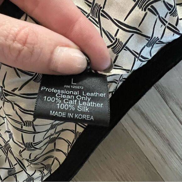 Thomas Wylde suede vest with metal skull accents, fringe authentic sz L vintage - Picture 10 of 16